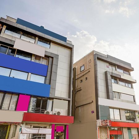 Hotel Capital O Maple View Naroda Esterno foto