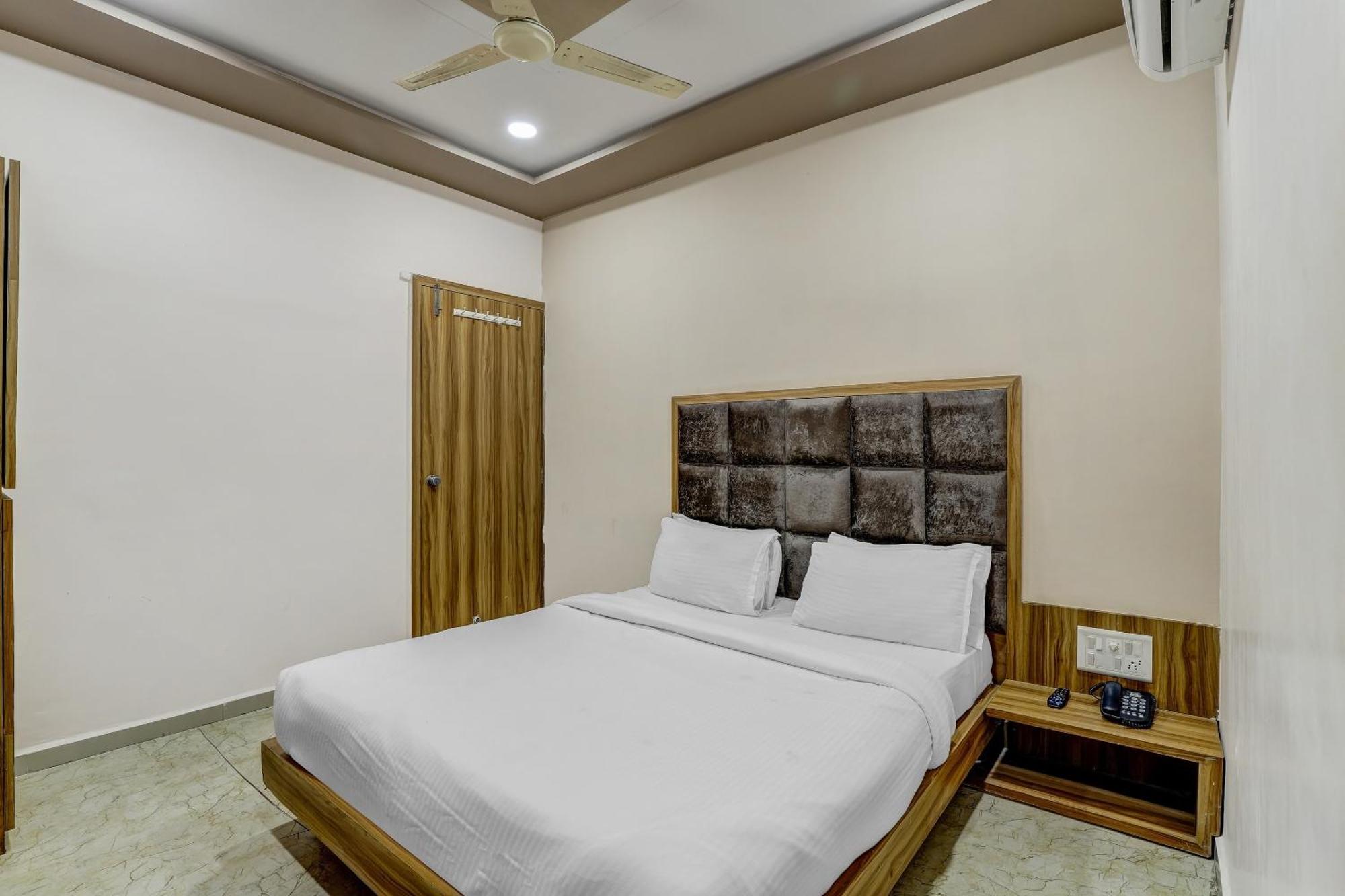 Hotel Capital O Maple View Naroda Esterno foto