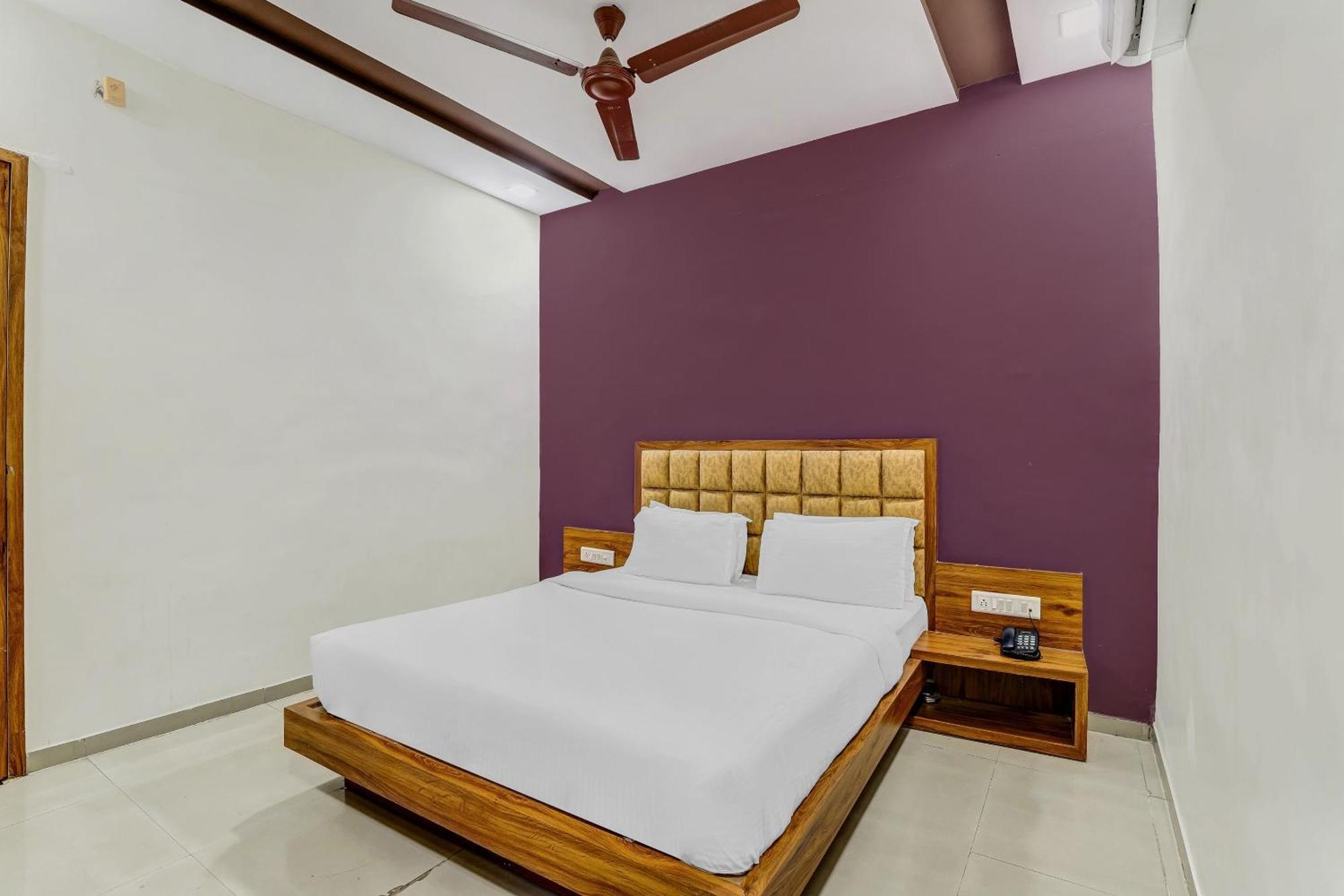 Hotel Capital O Maple View Naroda Esterno foto